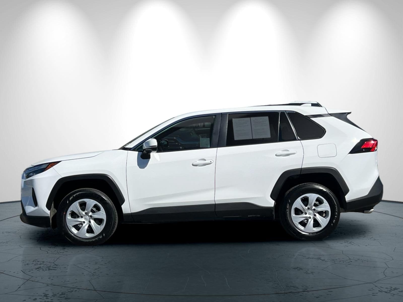 2025 Toyota RAV4 LE photo 6