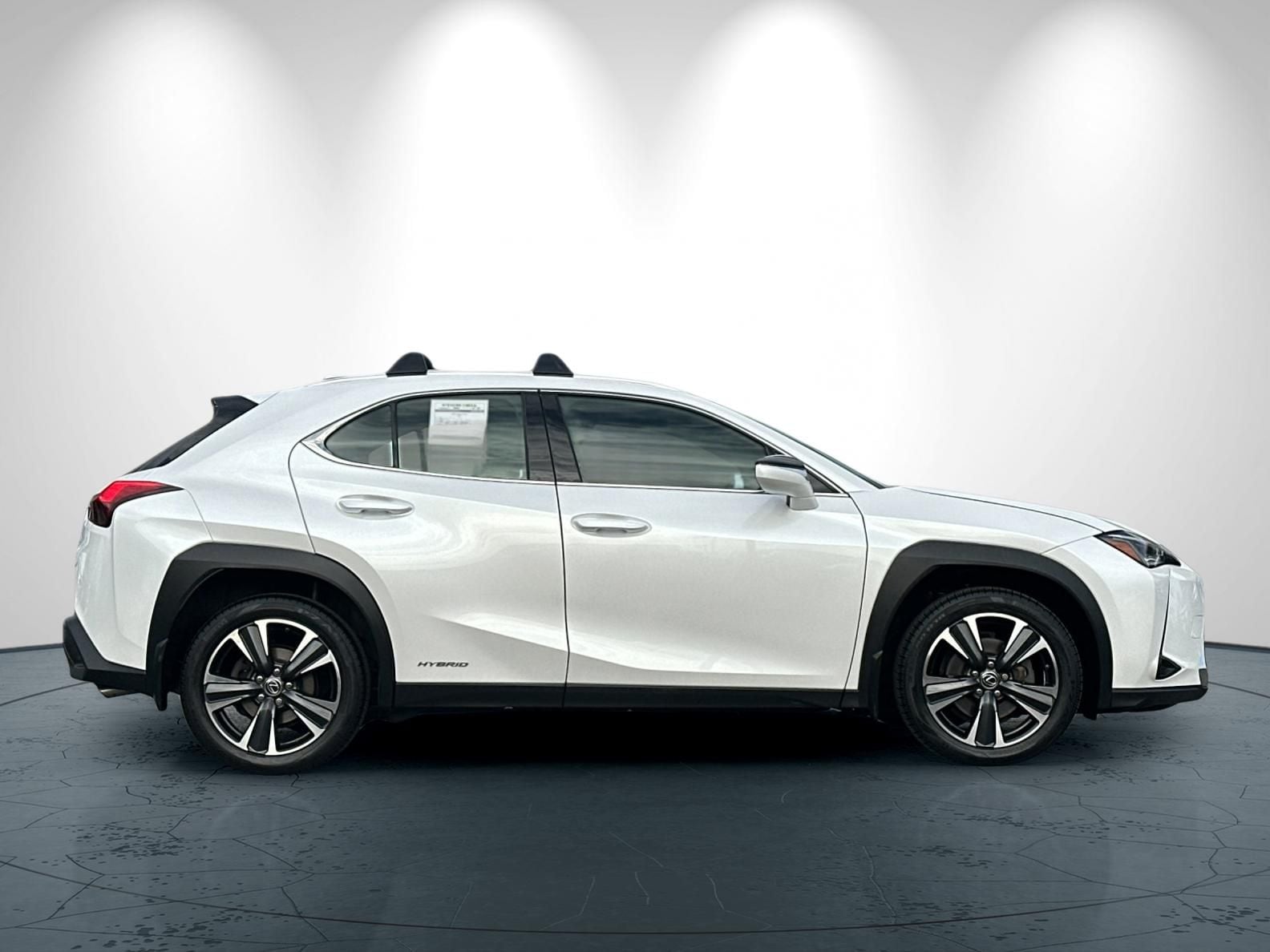 2019 LEXUS UX 250h Base photo 2