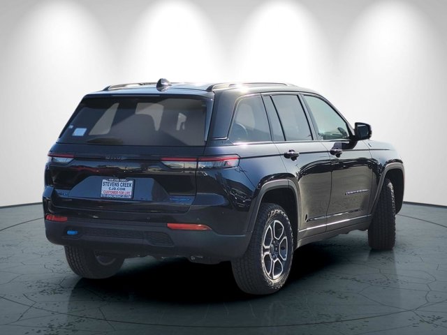 2023 Jeep Cherokee 4xe Trailhawk photo 3