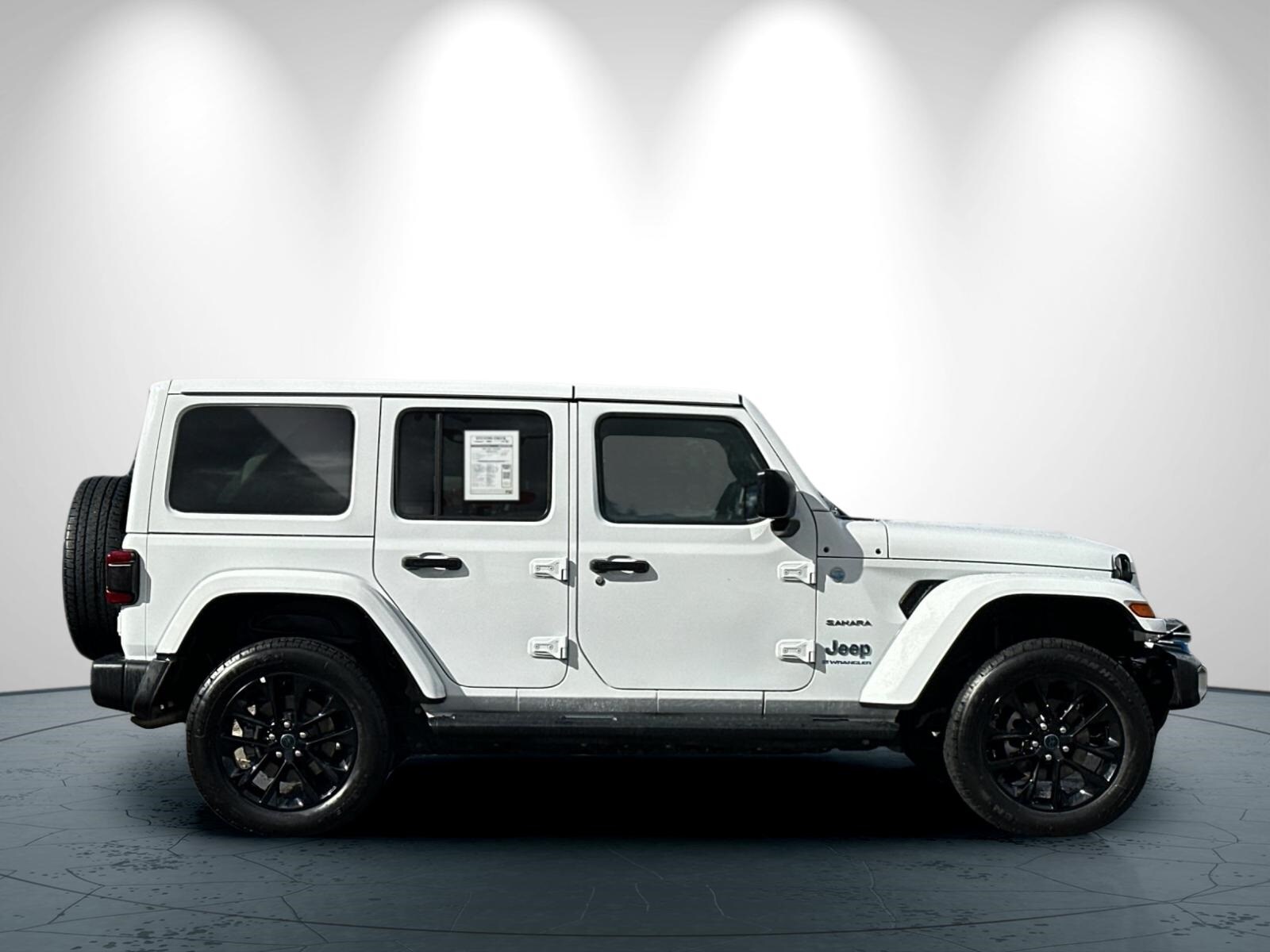 2024 Jeep Wrangler Sahara 4xe photo 3