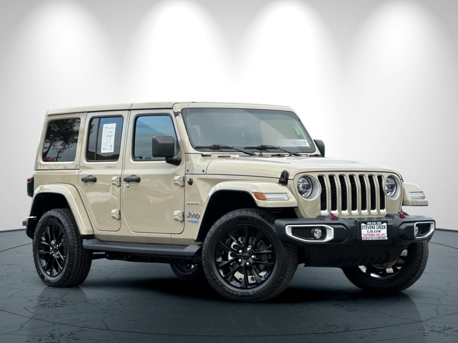 2022 Jeep Wrangler Unlimited Sahara 4xe photo 2