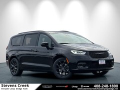 2026 Chrysler Pacifica SELECT AWD Passenger Van