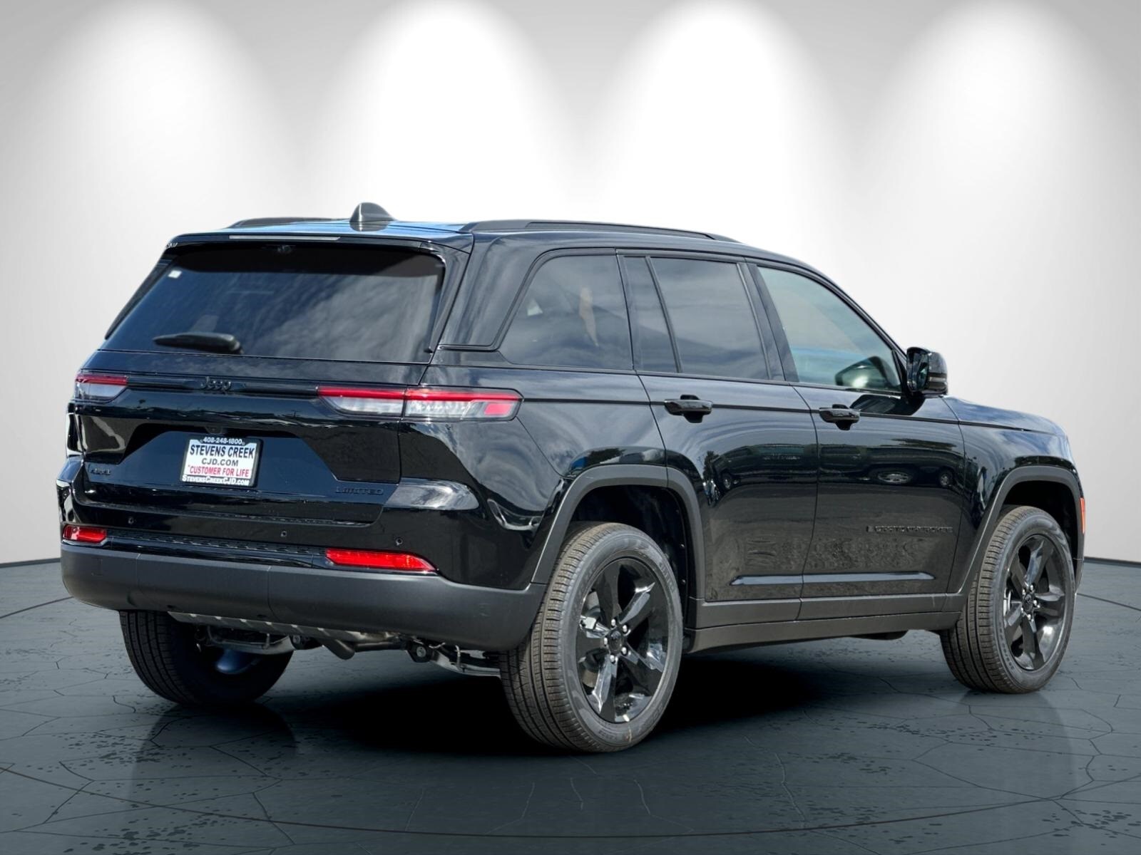 2025 Jeep Grand Cherokee Limited photo 2