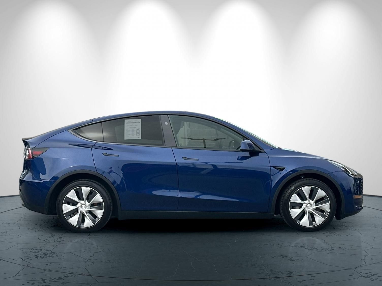 2024 Tesla Model Y Long Range photo 2