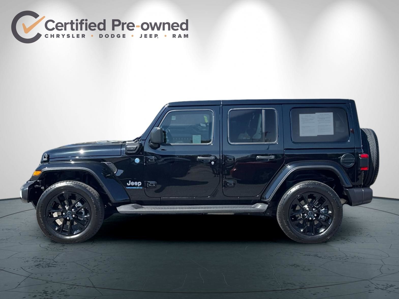 2025 Jeep Wrangler Sahara 4xe photo 6