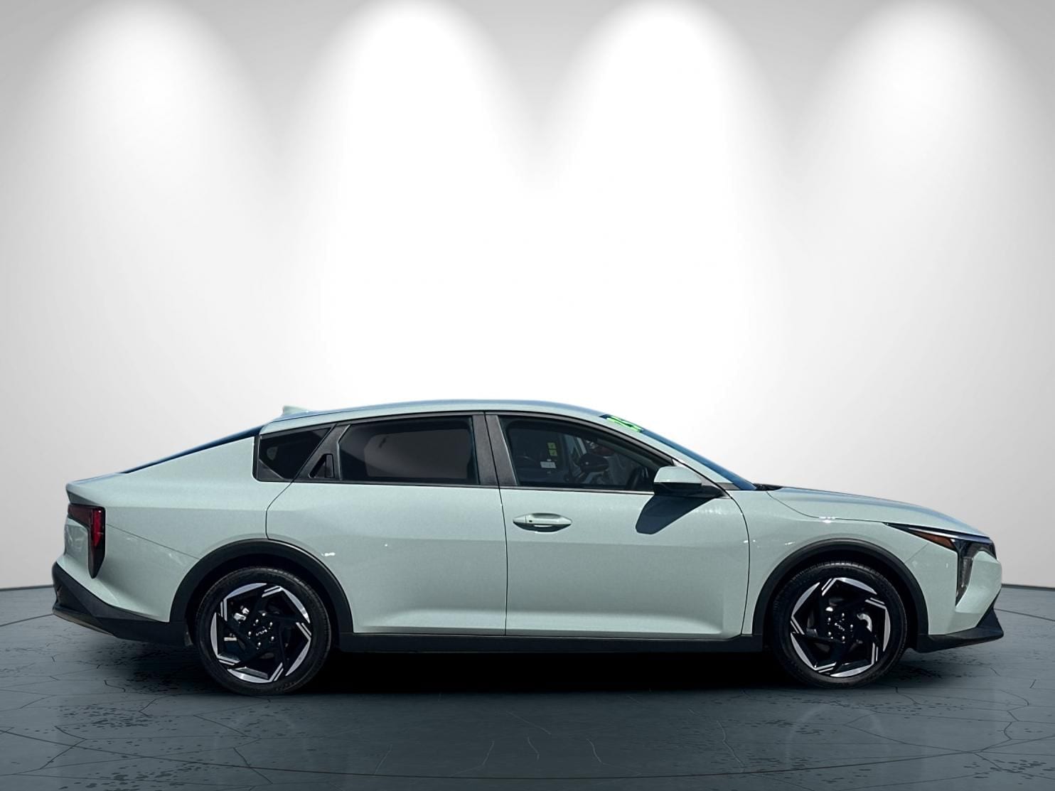 2025 Kia K4 EX photo 2
