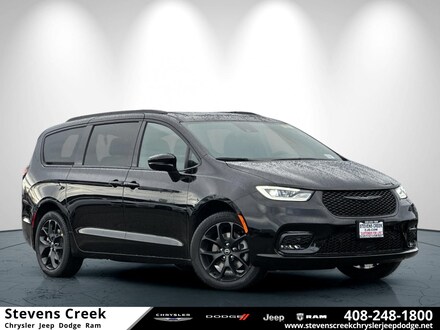 2026 Chrysler Pacifica LIMITED AWD Passenger Van