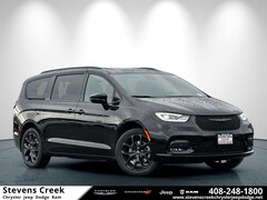 2026 Chrysler Pacifica LIMITED AWD Passenger Van