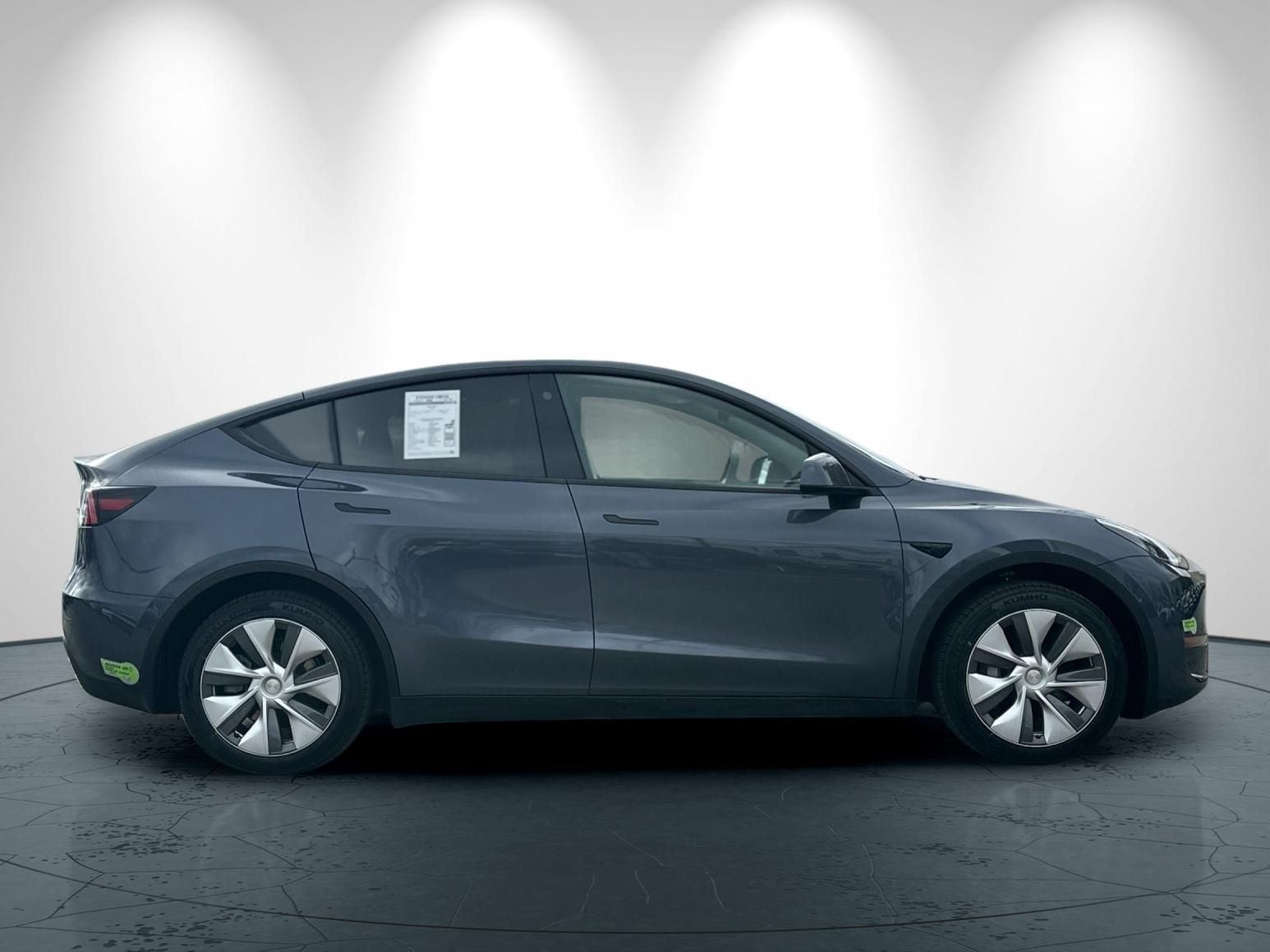 2023 Tesla Model Y Long Range photo 2