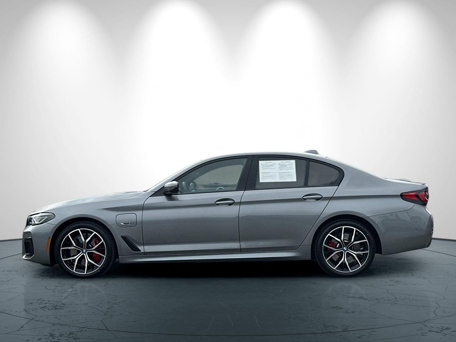 2023 BMW 5 Series 530e iPerformance photo 6