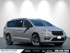 2025 Chrysler Pacifica LIMITED AWD Passenger Van