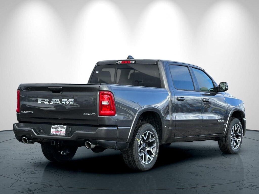 New 2026 Ram 1500 LARAMIE CREW CAB 4X4 5'7 BOX Pickup
