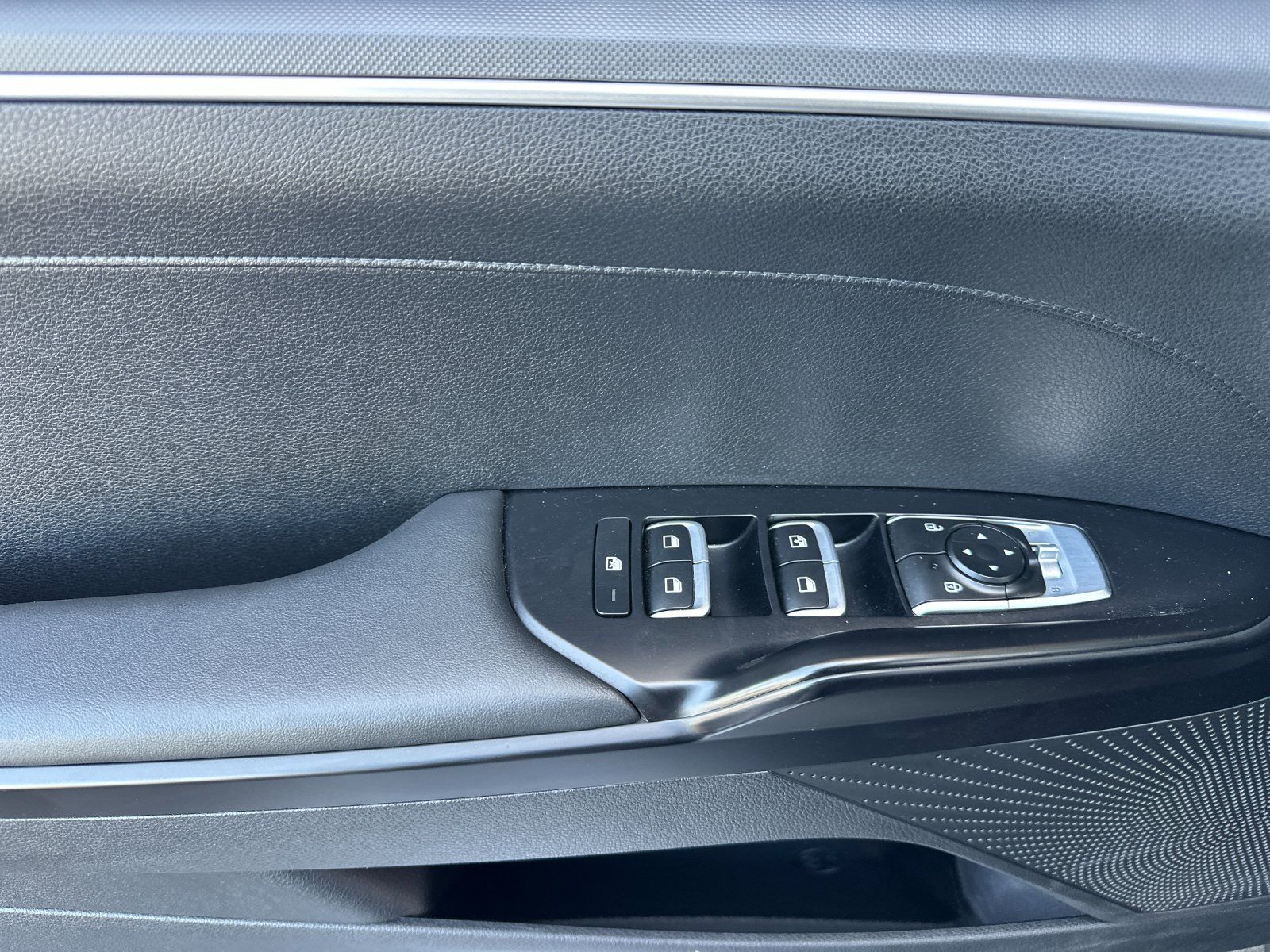 2024 Kia K5 GT-Line - Photo 11