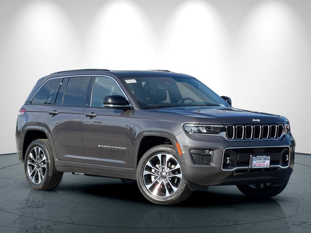 2025 Jeep Grand Cherokee Overland photo 2