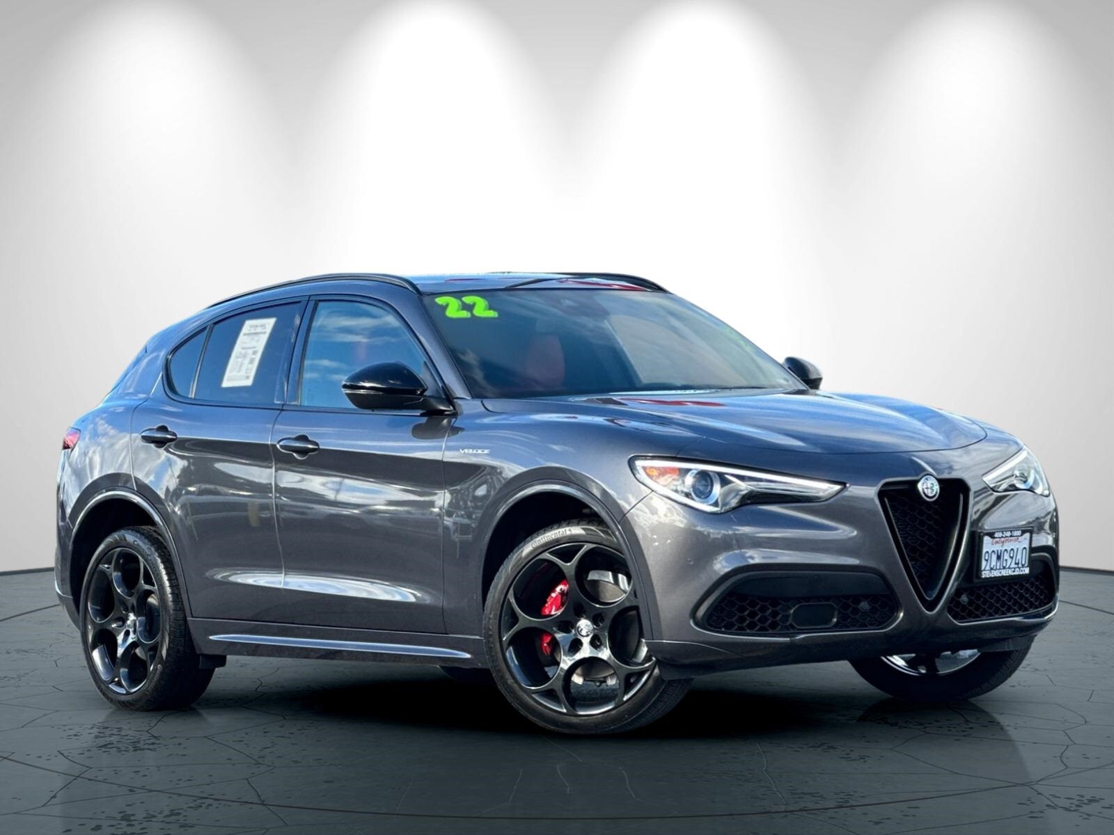 2022 Alfa Romeo Stelvio Ti Sport photo 2