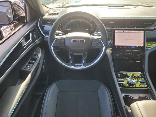 2023 Jeep Cherokee 4xe Trailhawk photo 4