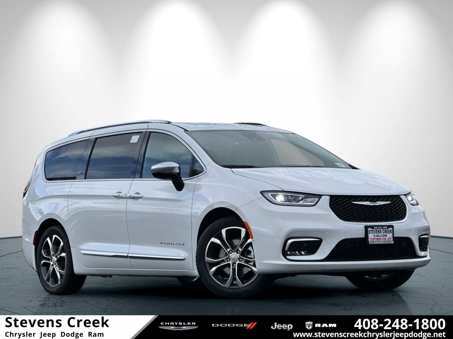2026 Chrysler Pacifica Pinnacle's photo