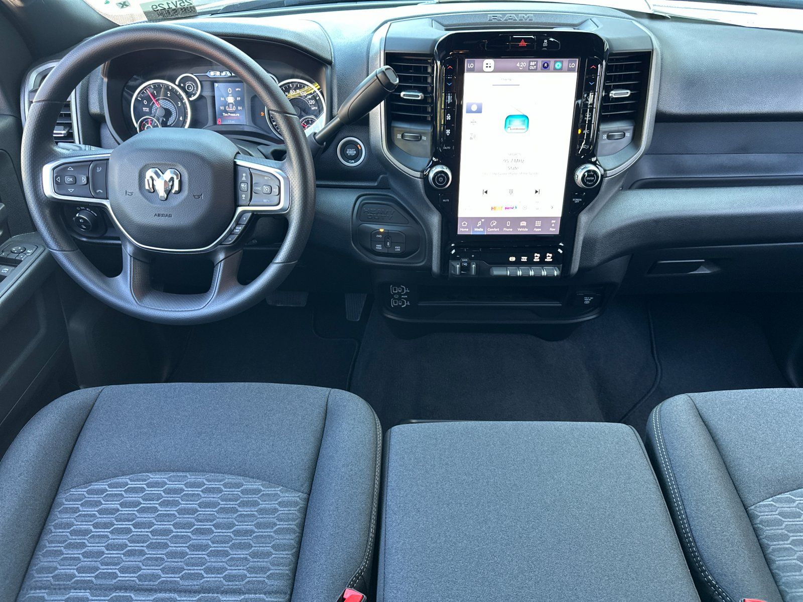 2025 RAM 2500 Tradesman - Photo 13