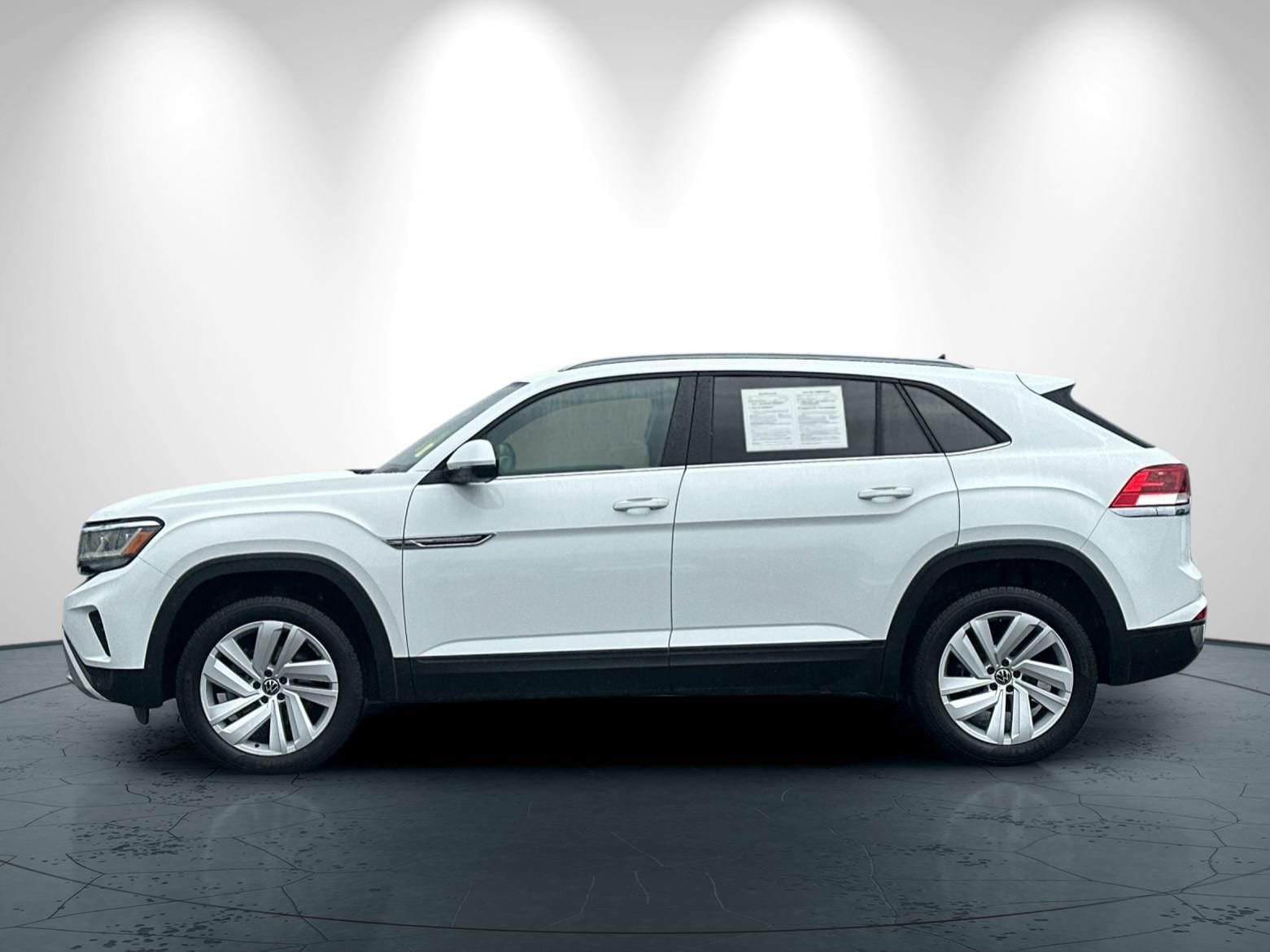 2021 Volkswagen Atlas Cross Sport 2.0T SE w/Technology photo 6