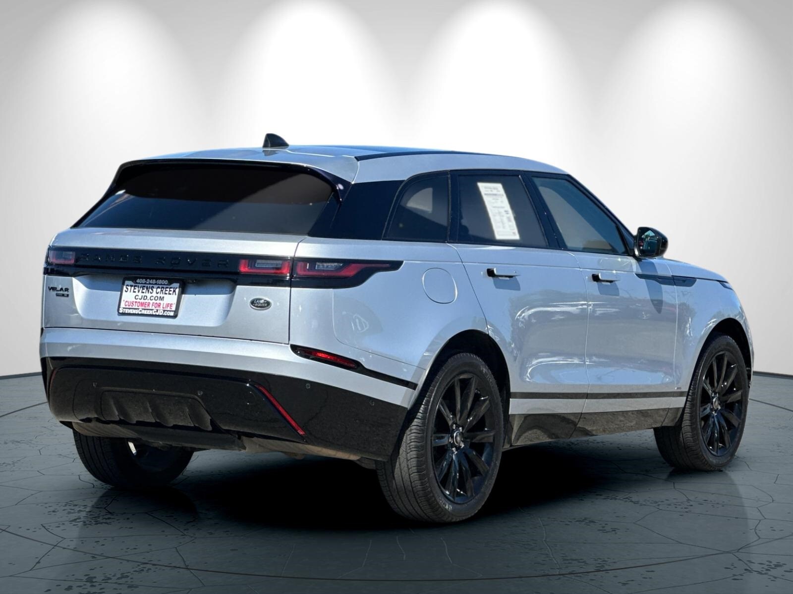 2019 Land Rover Range Rover Velar SE photo 2