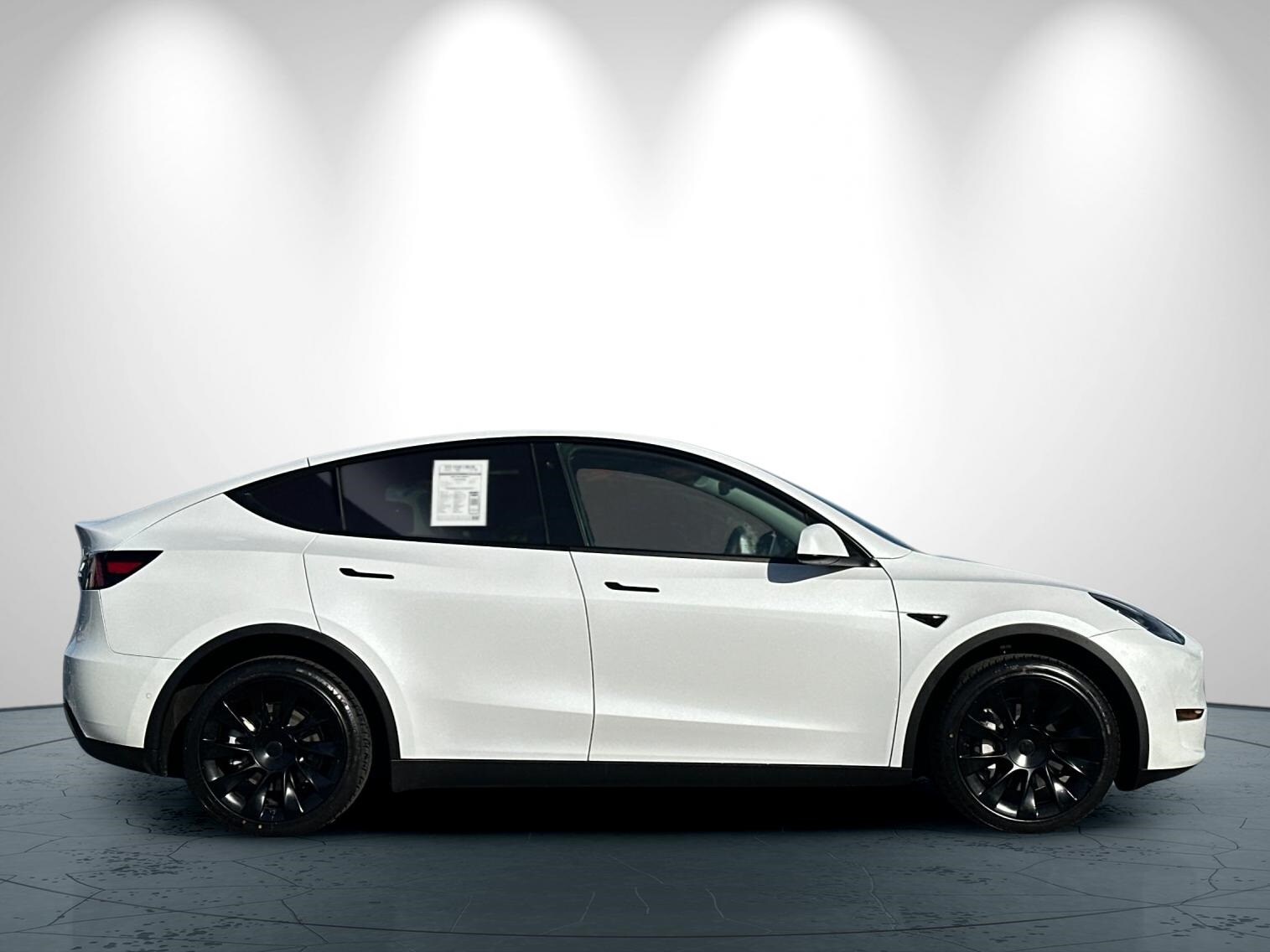 2022 Tesla Model Y Long Range photo 3