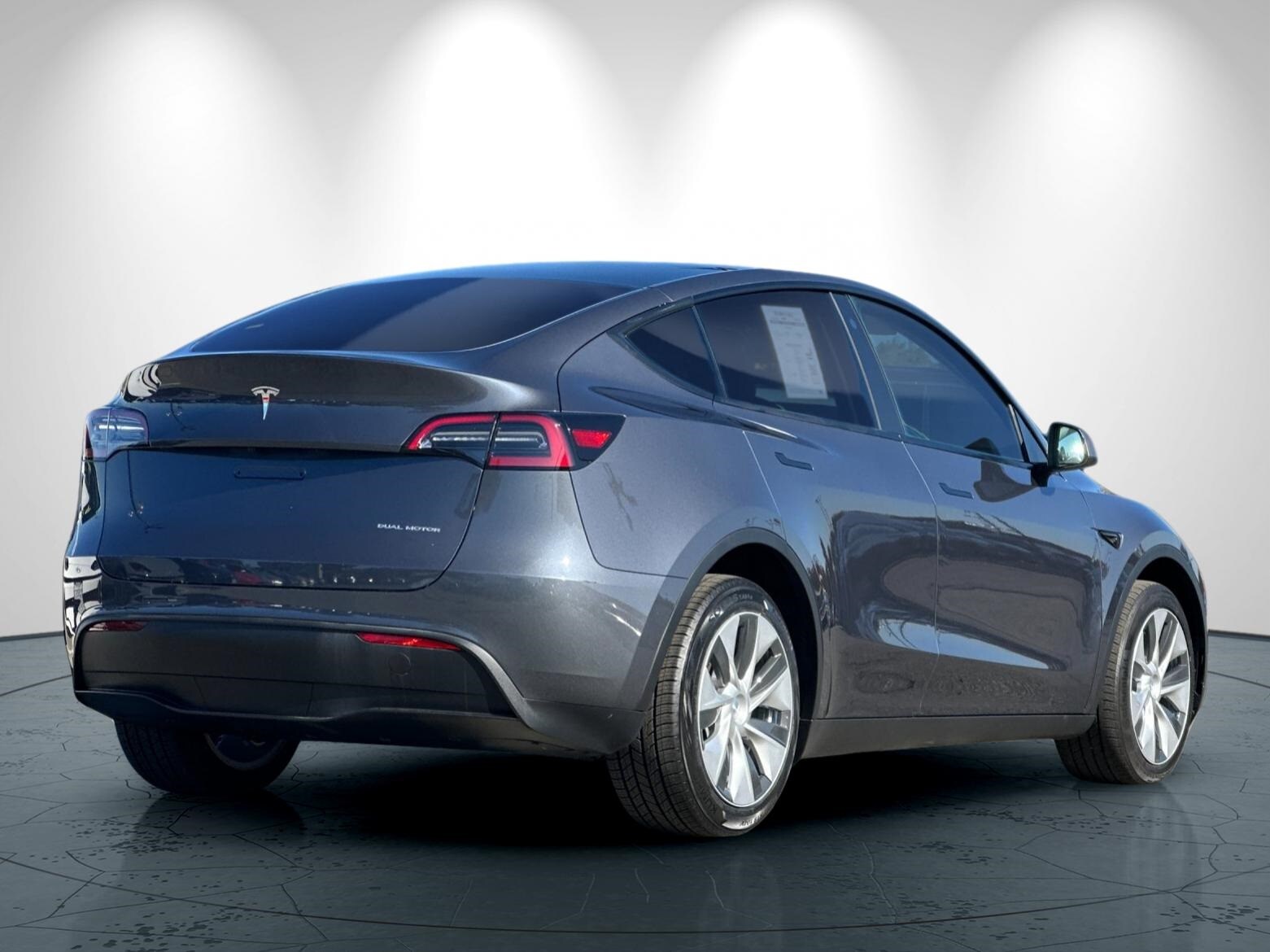 2023 Tesla Model Y Long Range photo 4