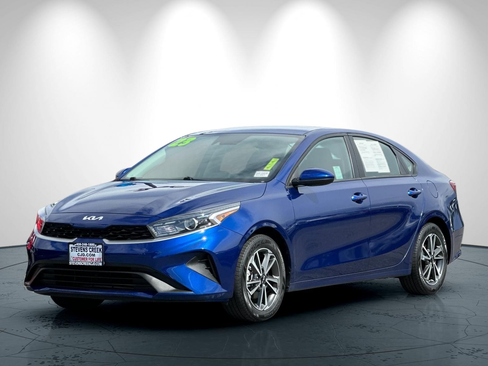 2023 Kia Forte LXS photo 3
