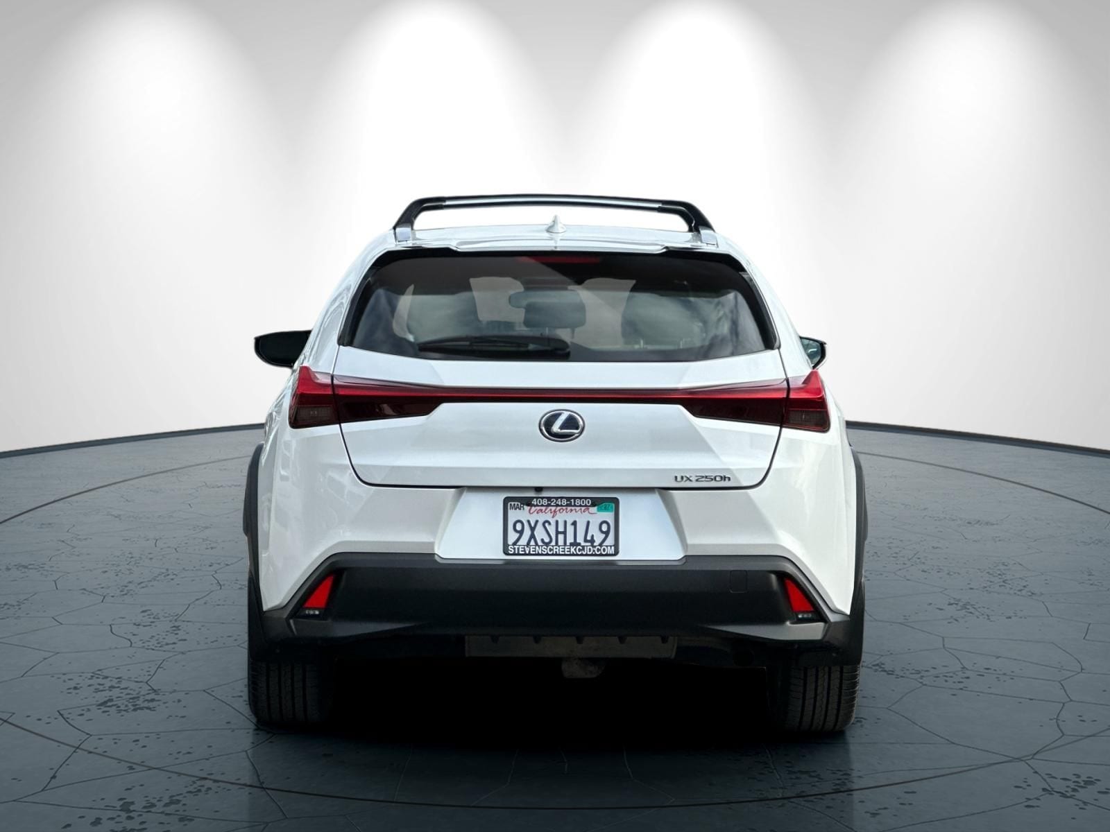 2019 LEXUS UX 250h Base photo 4