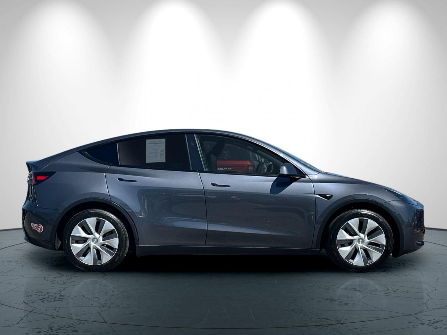 2023 Tesla Model Y Long Range photo 2
