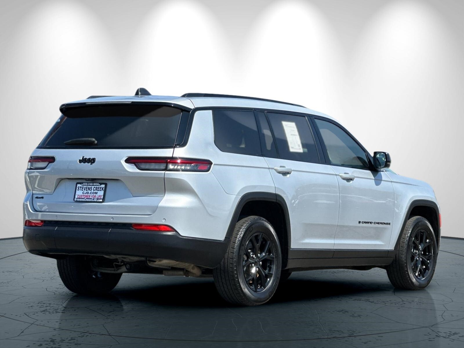 2024 Jeep Grand Cherokee Altitude photo 4
