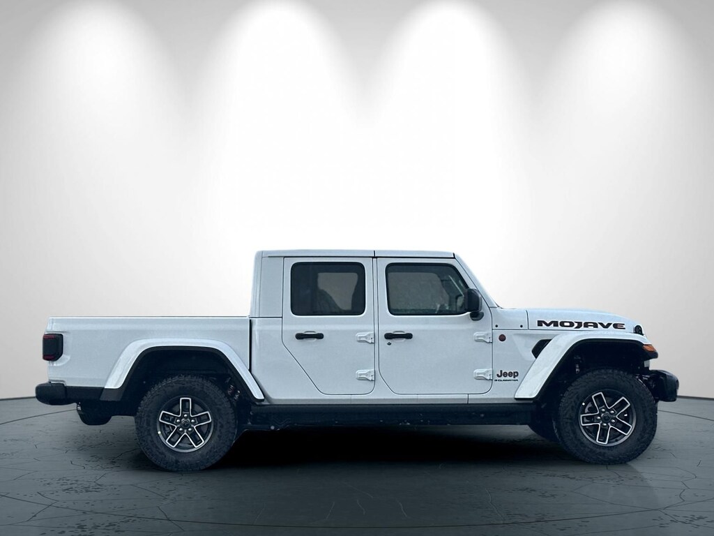 New 2026 Jeep Gladiator MOJAVE 4X4 Pickup