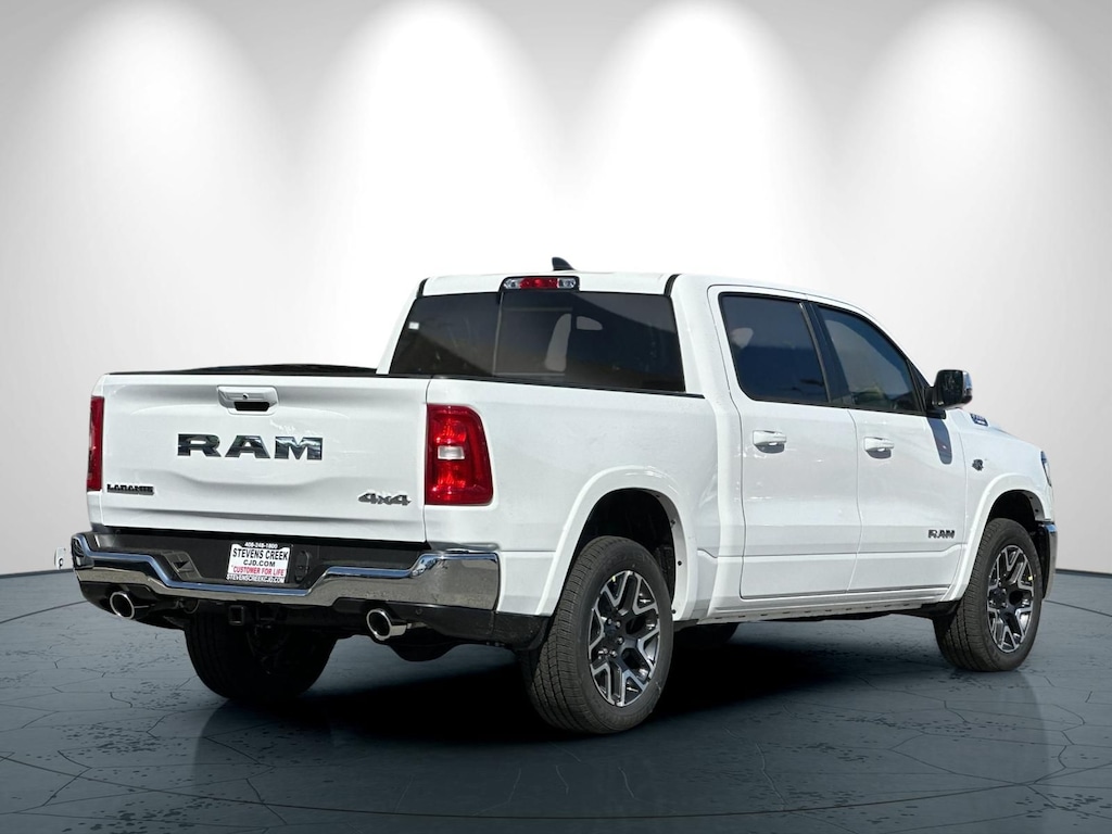 New 2026 Ram 1500 LARAMIE CREW CAB 4X4 5'7 BOX Pickup
