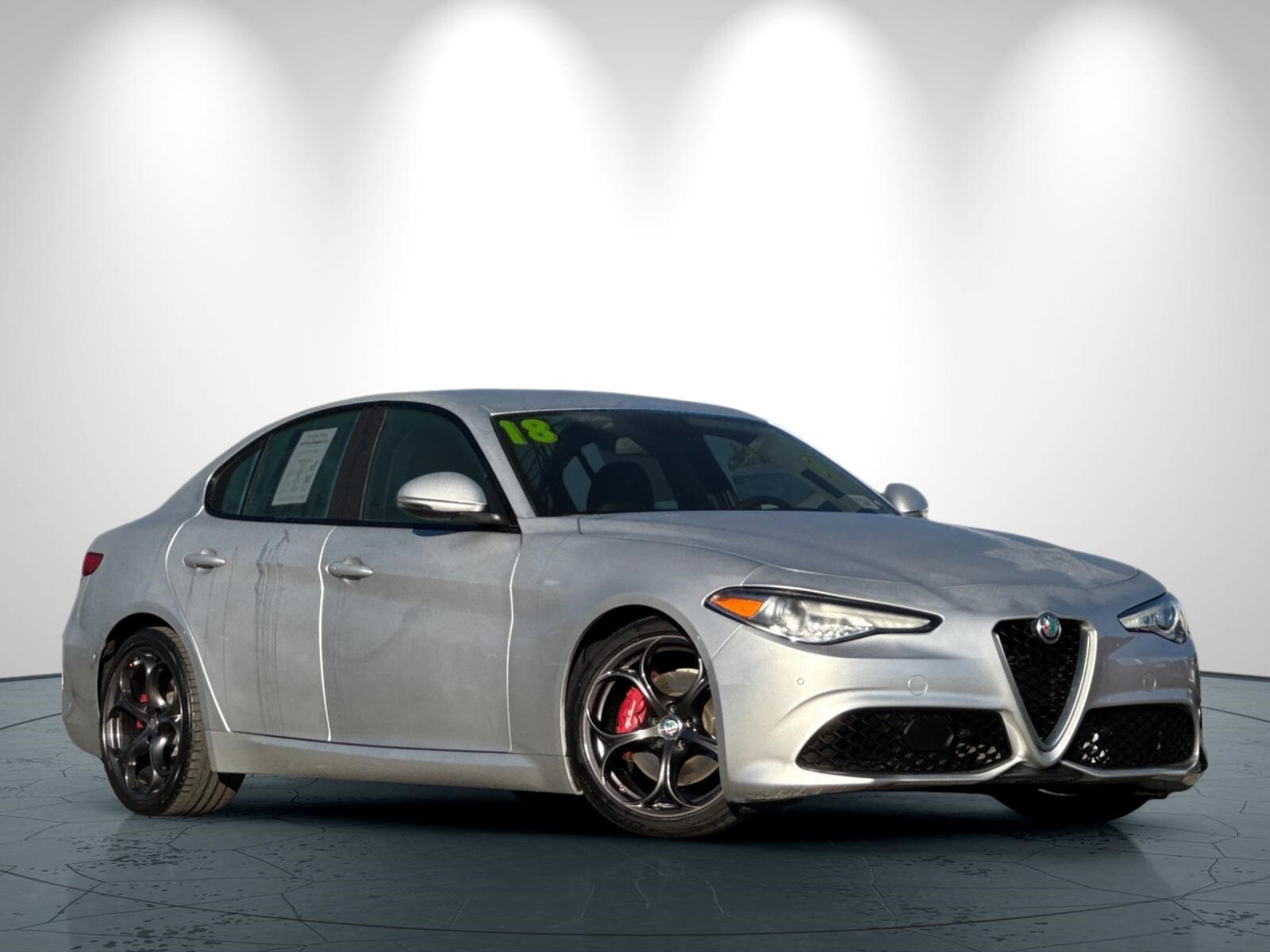 2018 Alfa Romeo Giulia Ti photo 2