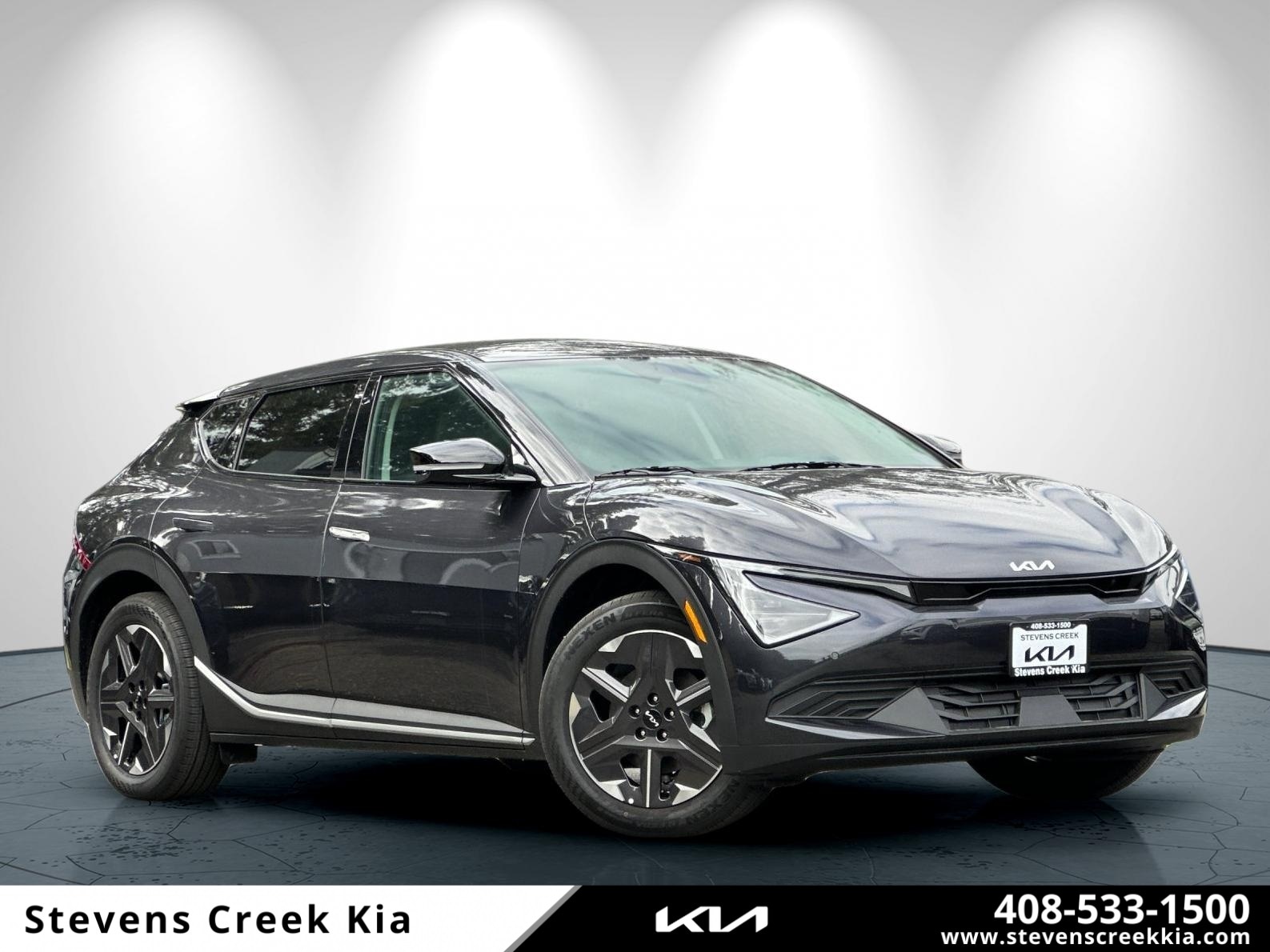 2025 Kia EV6 Light L/R's photo