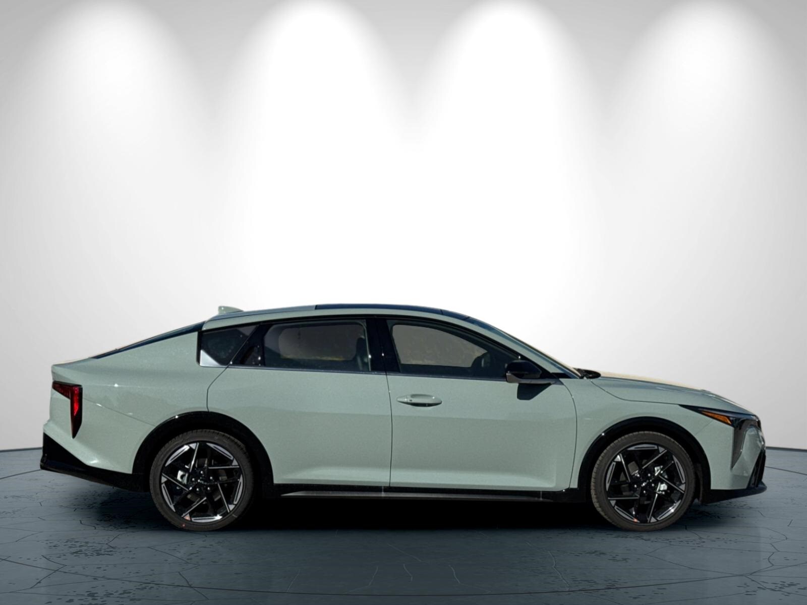 2025 Kia K4 GT-Line photo 3