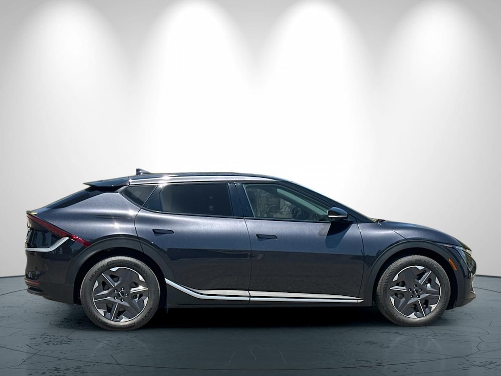 New 2026 Kia EV6 Light Long Range SUV