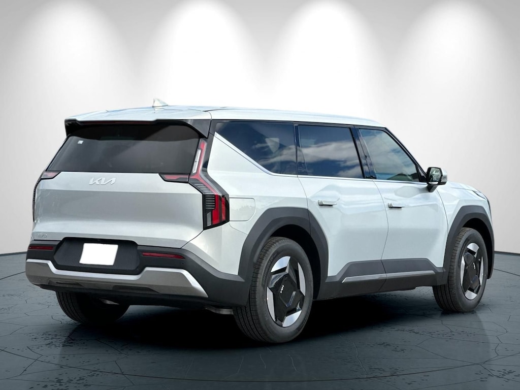New 2026 Kia EV9 Light Long Range SUV