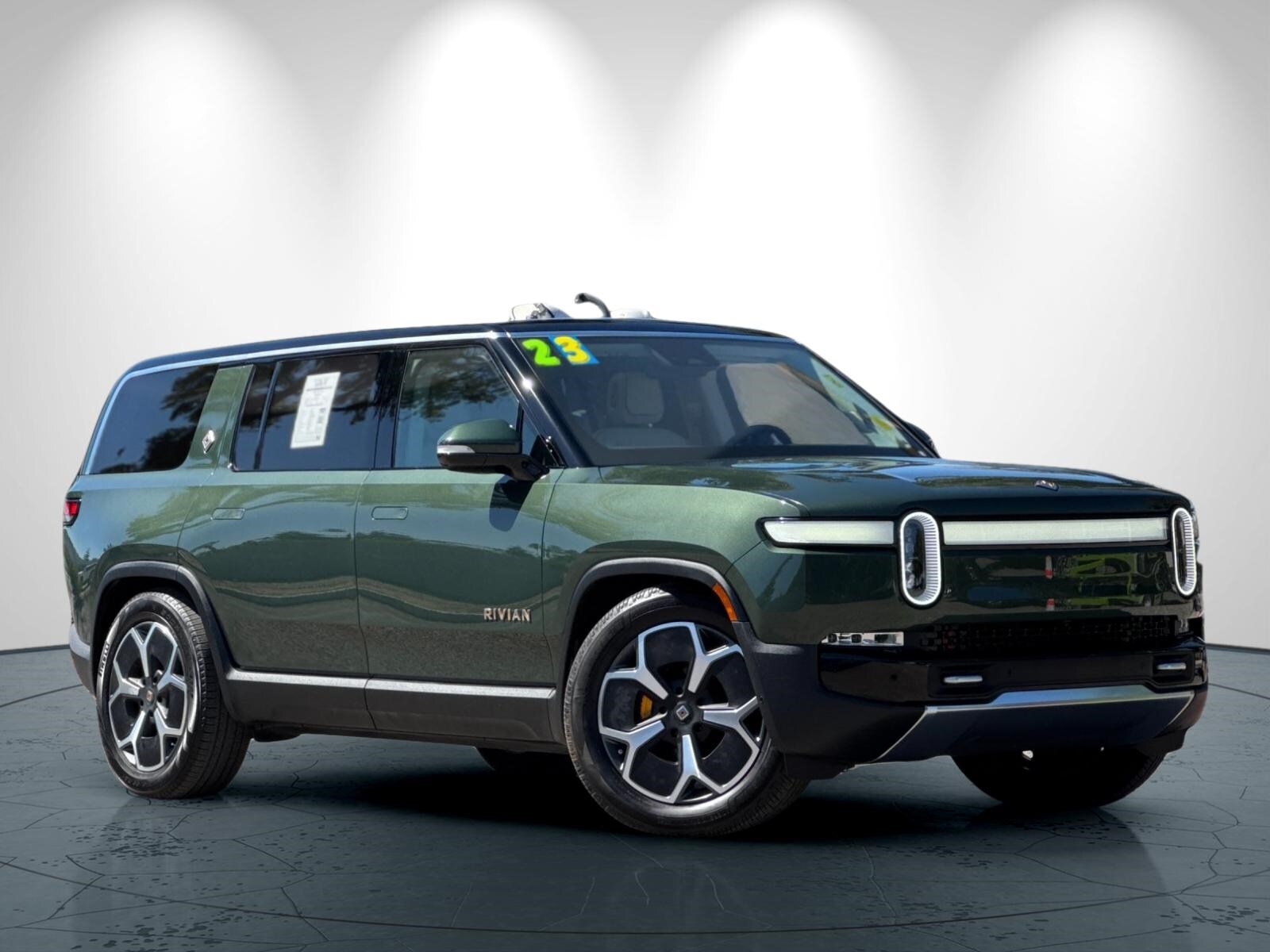 2023 Rivian R1S Adventure photo 2