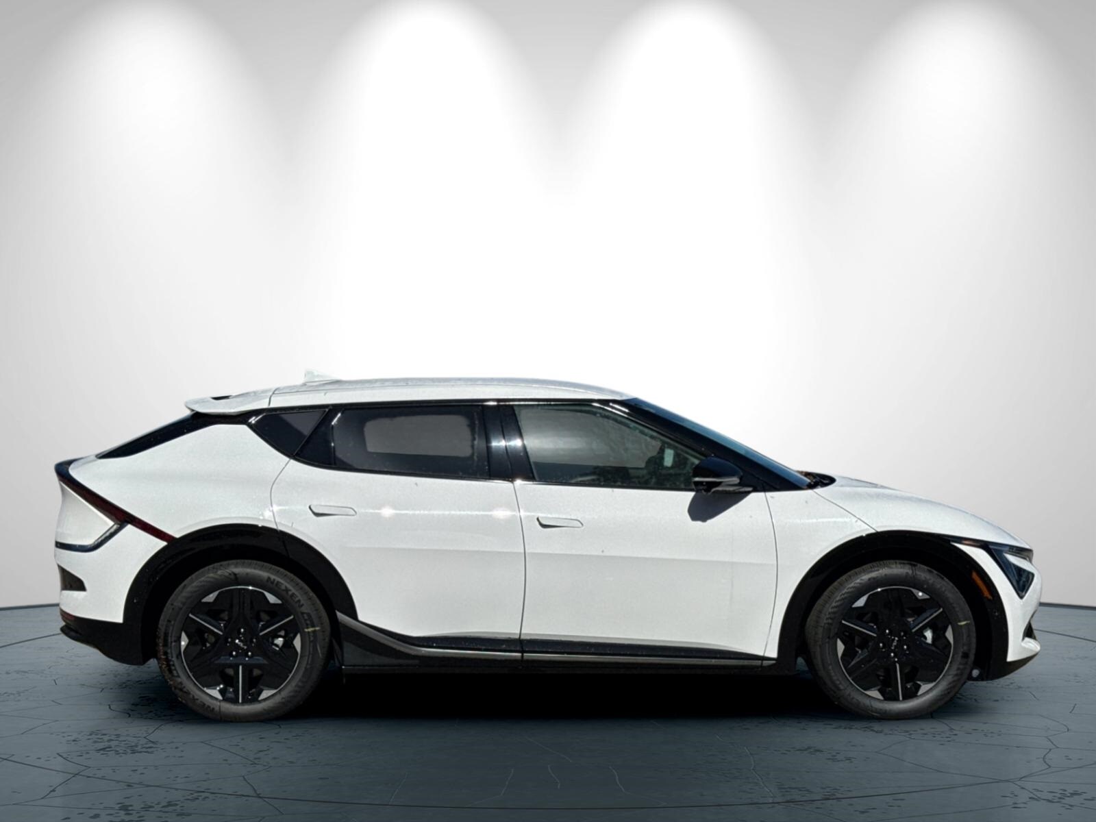 2025 Kia EV6 Wind photo 3