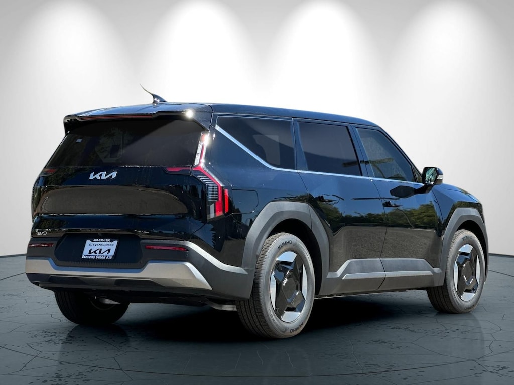 New 2026 Kia EV9 Light Long Range SUV