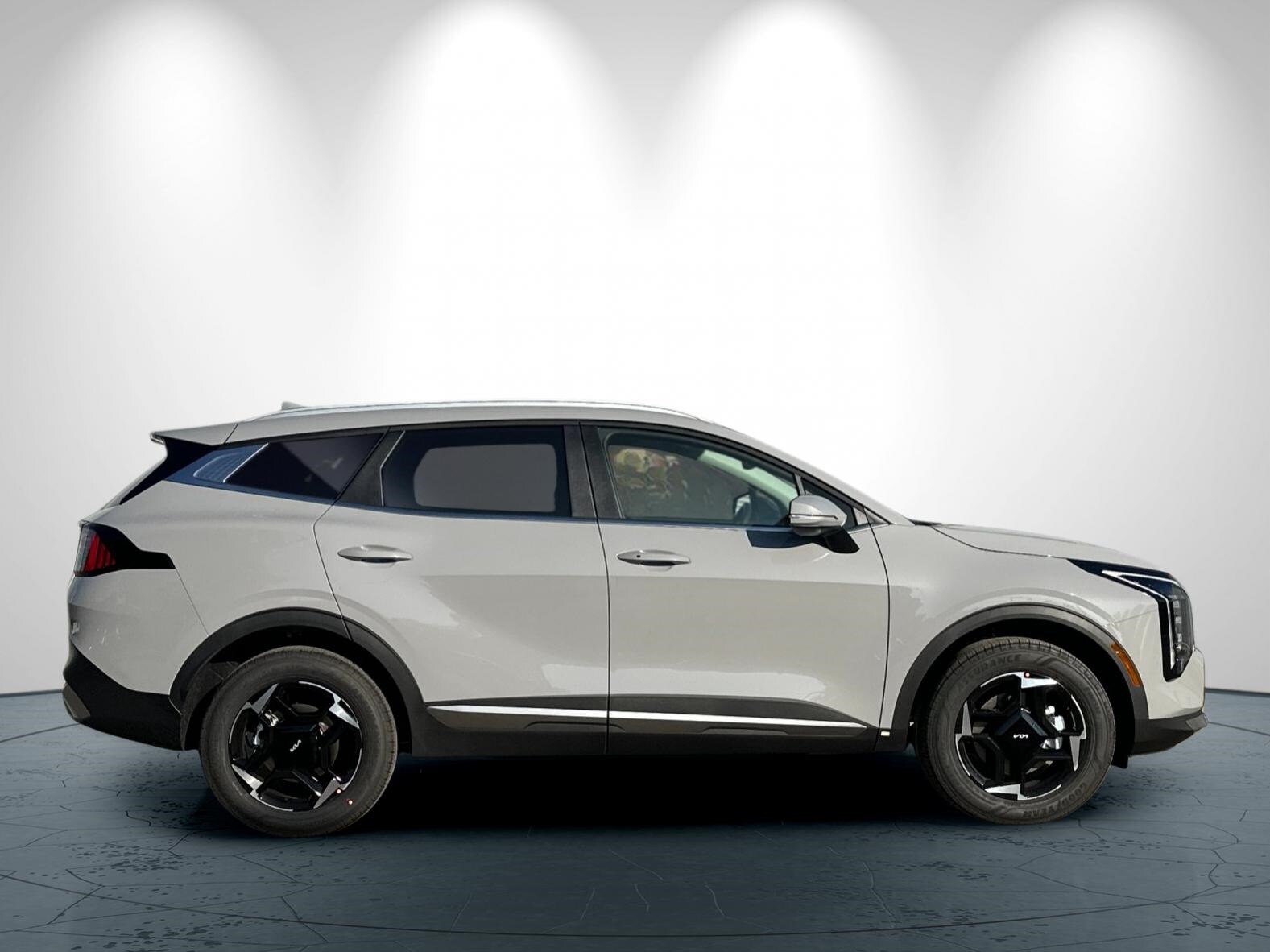 2026 Kia Sportage Hybrid EX photo 3