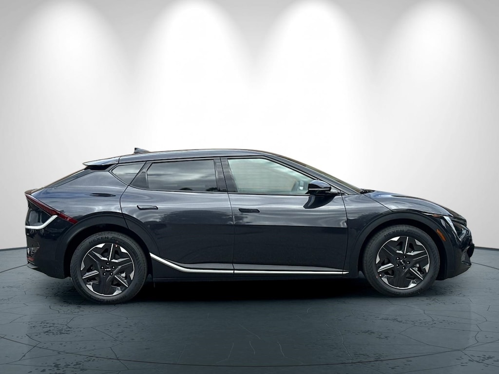 New 2025 Kia EV6 Light SUV