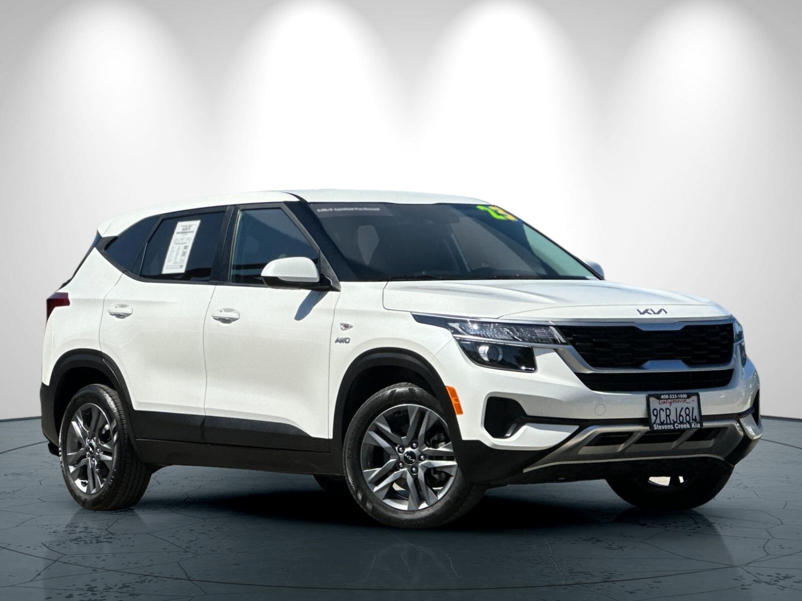 2023 Kia Seltos LX photo 2