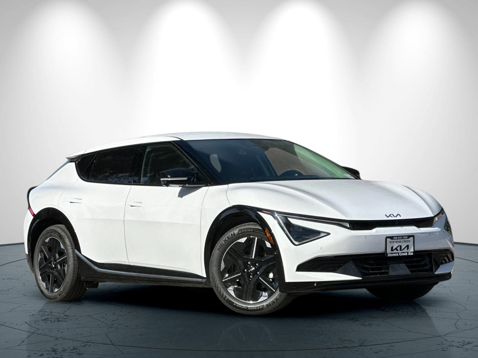 2025 Kia EV6 Wind photo 2