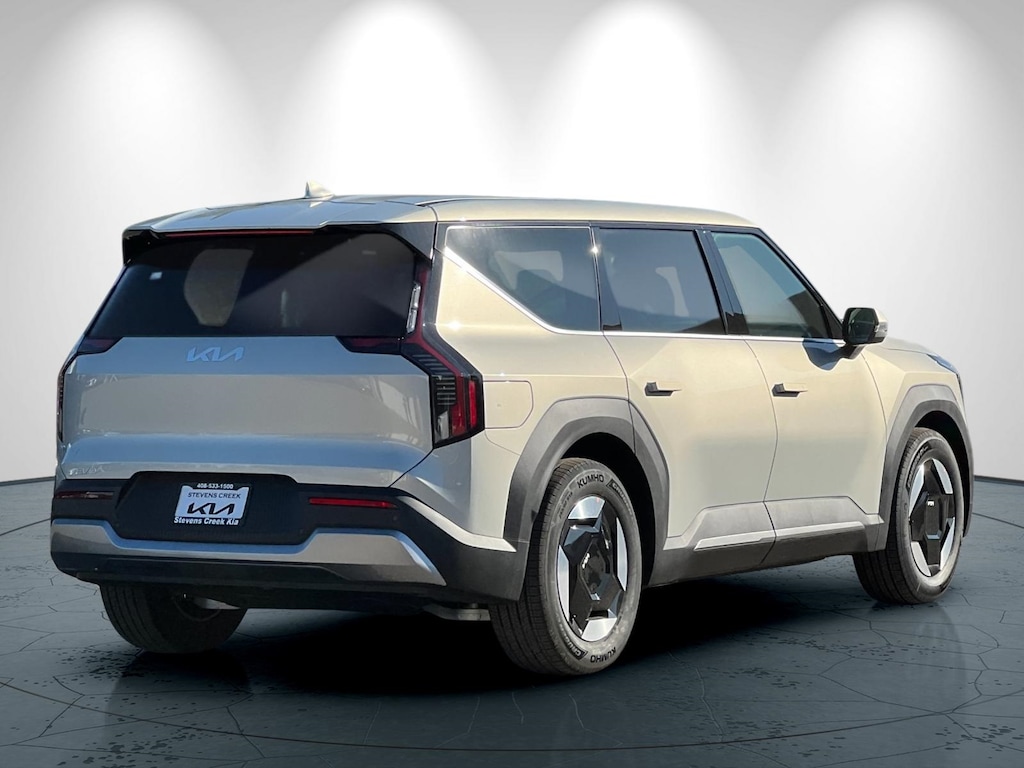 New 2026 Kia EV9 Light Long Range SUV