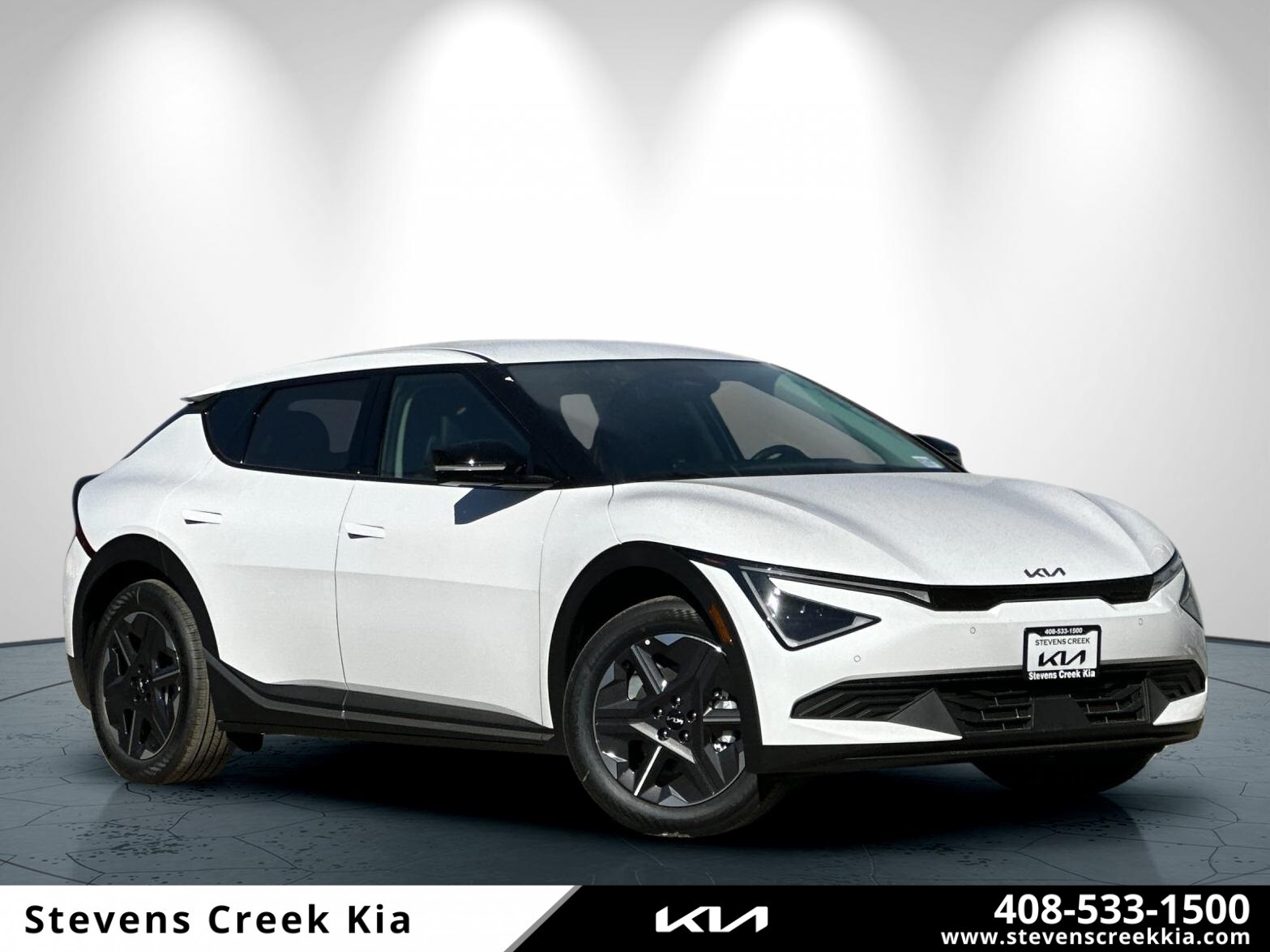 2025 Kia EV6 Light L/R's photo