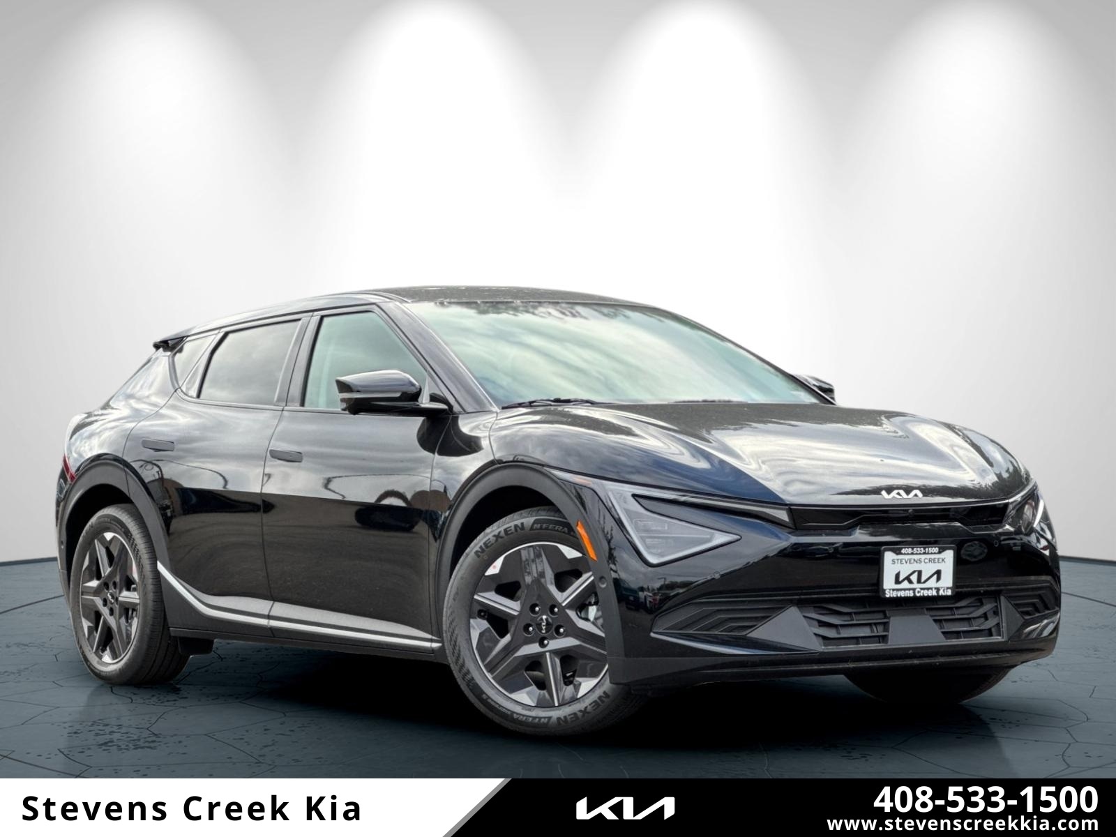 2025 Kia EV6 Light L/R's photo