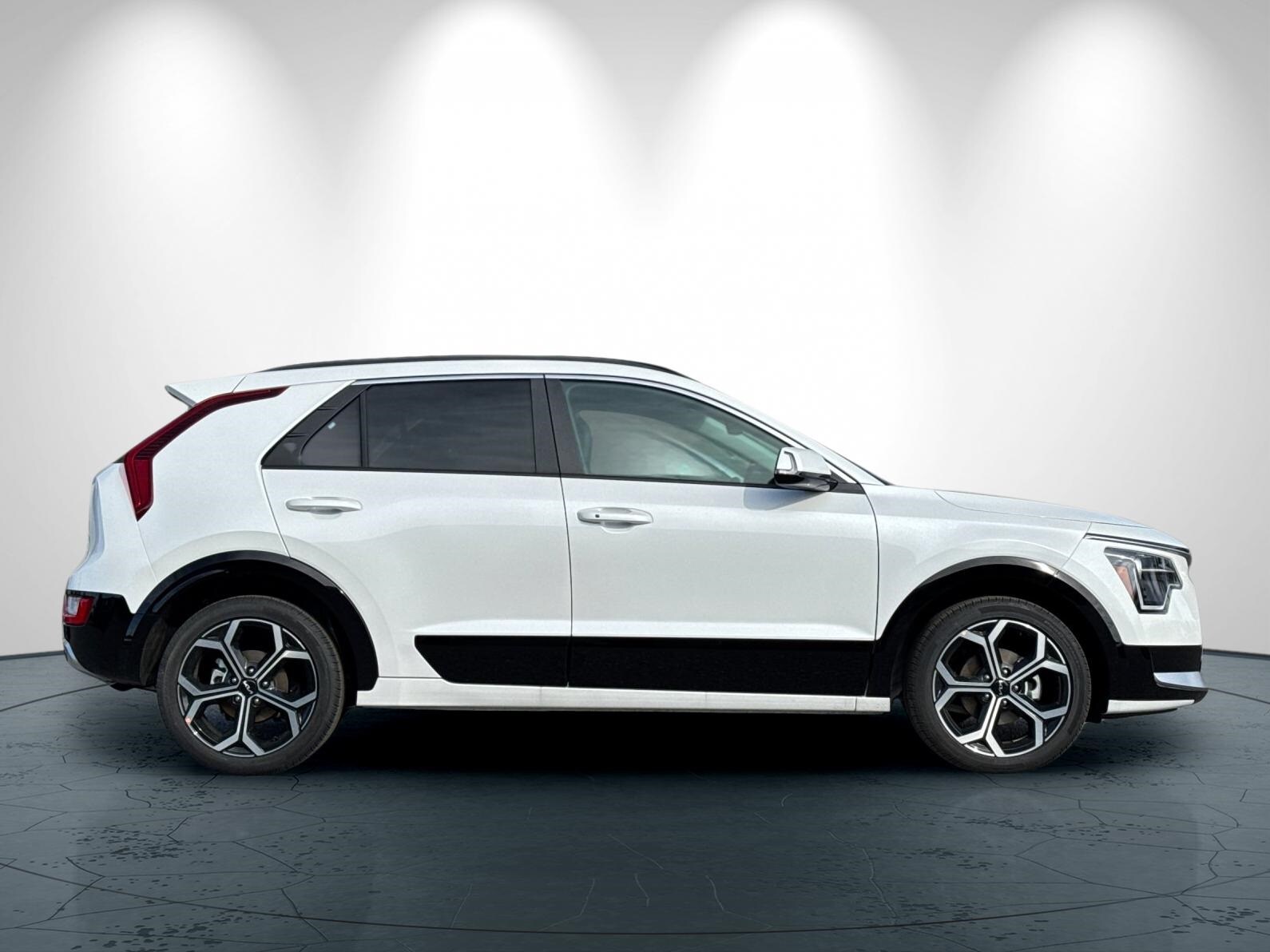 2025 Kia Niro EX Touring photo 3