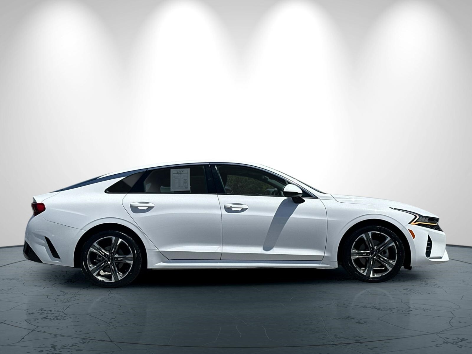 2022 Kia K5 EX photo 3