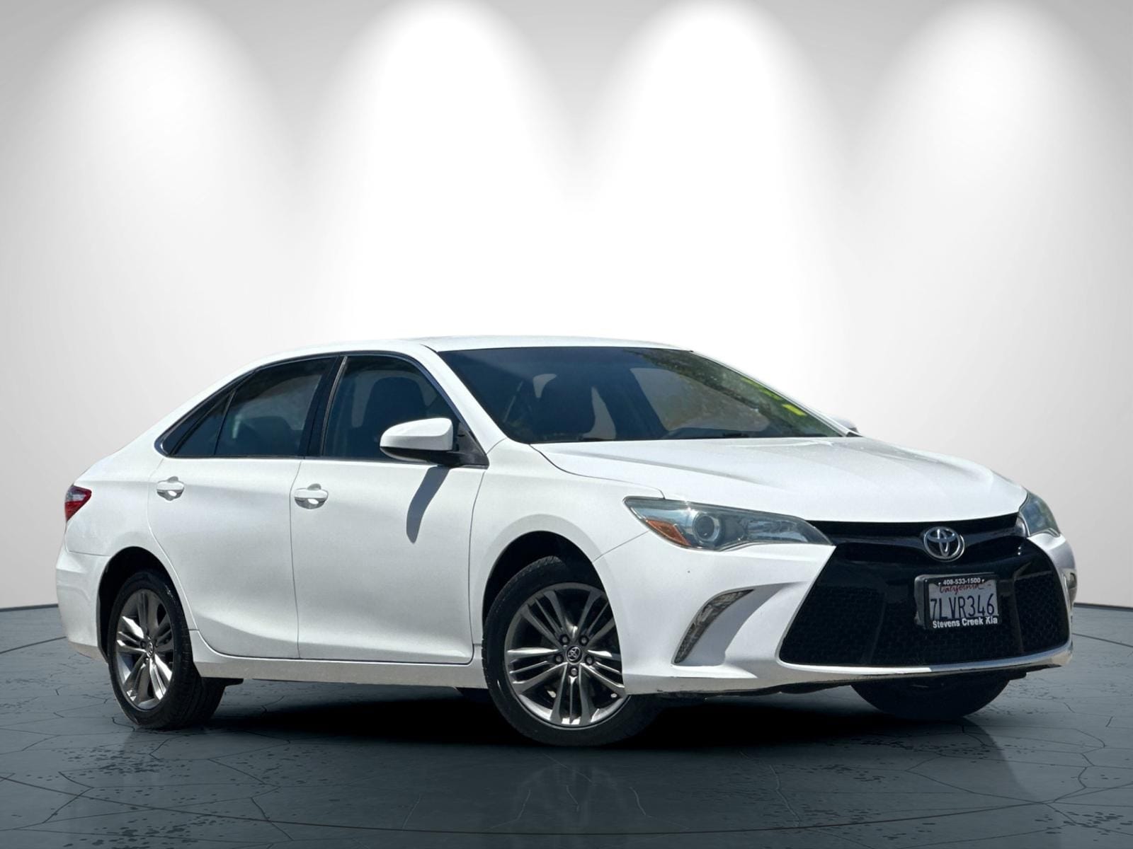 Used 2015 Toyota Camry SE with VIN 4T1BF1FK9FU978709 for sale in San Jose, CA